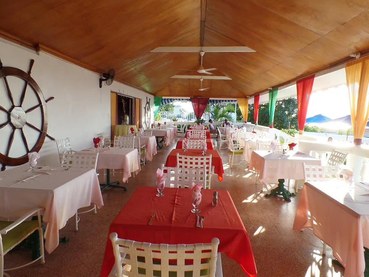 Hipstrip Beach Studio @ Montego Bay Club Resort 아파트